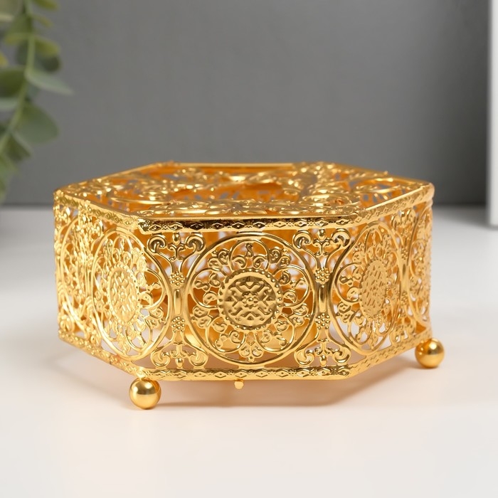 Подсвечник металл на 1 свечу  Подсвечник металл на 1 свечу "Шестигранник. Пушистые листья" золото d=5,5 см 10,7х12х5,6 см   104953