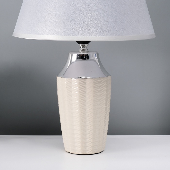 Настольная лампа с абажуром RISALUX «Джианна», Е27, 40 Вт, белый, 28×28×40.5 см Настольная лампа с абажуром RISALUX «Джианна», Е27, 40 Вт, белый, 28×28×40.5 см