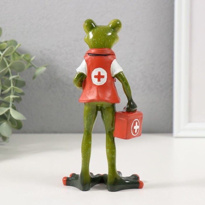 Сувенир полистоун лак Сувенир полистоун лак "Лягуха-доктор" 8,8х6х16,2 см