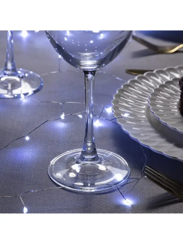 Гирлянда &laquo;Мишура&raquo; 5 м, роса, IP20, серебристая нить, 100 LED, 2 режима, от батареек АА&times;3, свечение белое