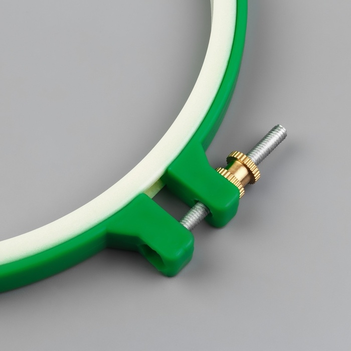 Пяльцы для вышивания, d = 14/16 см, цвет зелёный Пяльцы для вышивания, d = 14/16 см, цвет зелёный