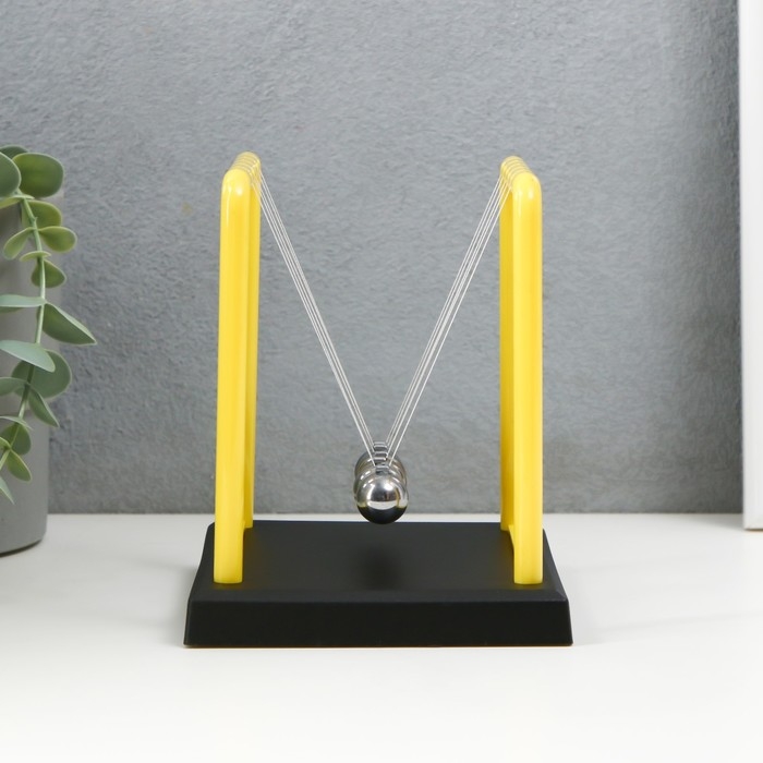 Маятник пластик Маятник пластик "Шары Ньютона" МИКС 14х11,5х13,5 см