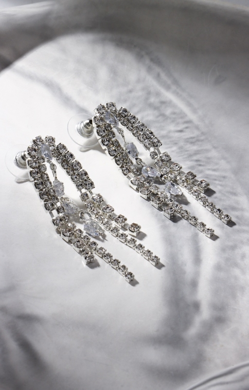 Серьги висячие со стразами «Водопад» гроздь, цвет белый в серебре Серьги висячие со стразами «Водопад» гроздь, цвет белый в серебре