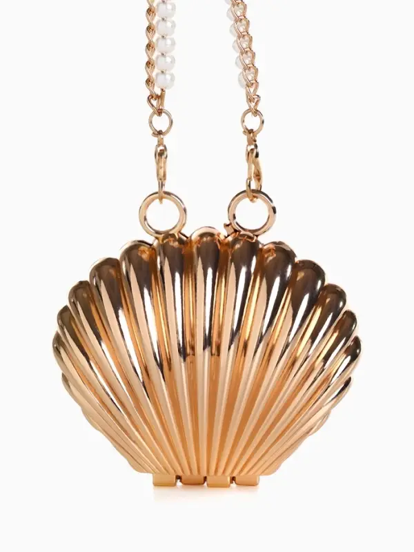 Сумка мини-клатч на магните, в форме ракушки, жёсткий корпус, на длинной цепочке, золотистая