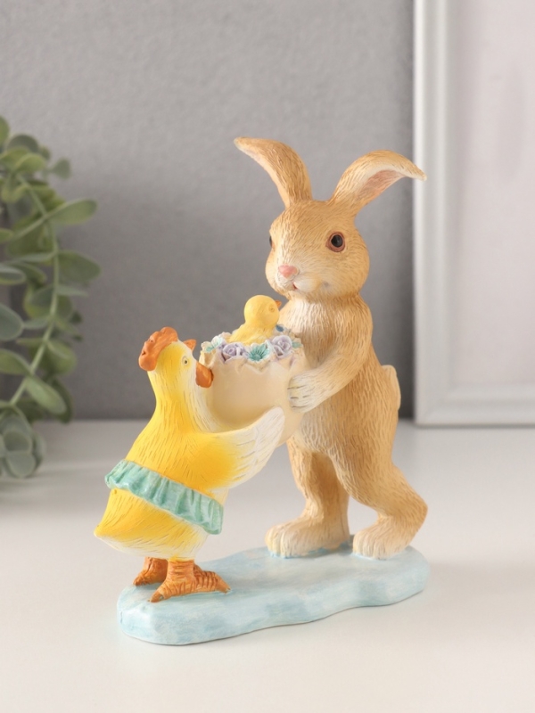 Сувенир полистоун  Сувенир полистоун "Зайчик и курочка с цыплёнком в скорлупе" 12х6х14 см