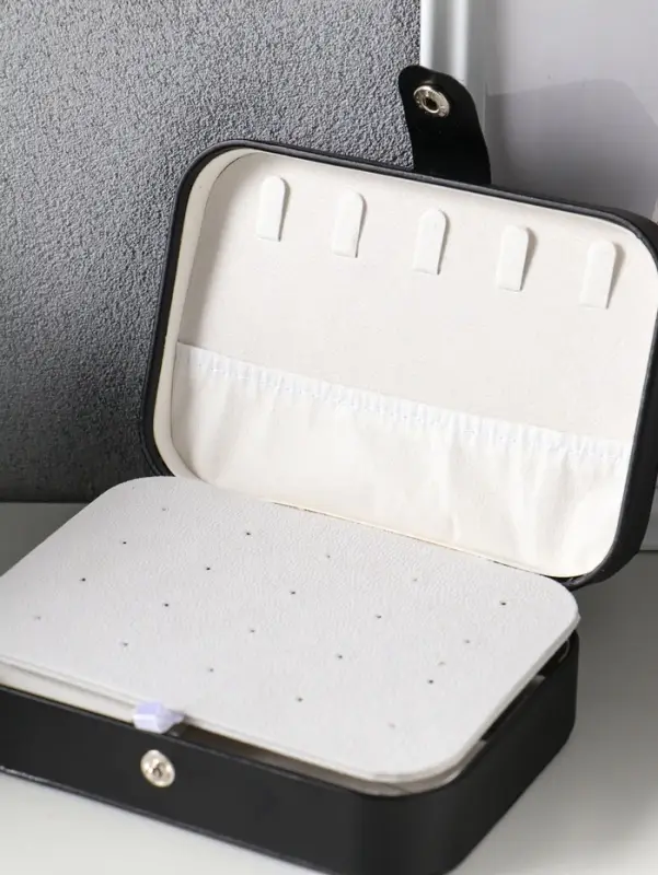 Шкатулка кожзам для украшений "Матовая гладь" чёрная 16,5х11,5х5,5 см