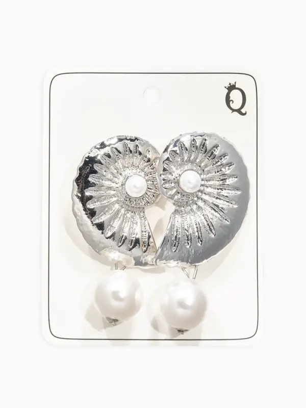 Серьги жемчуг &laquo;Ракушка&raquo;, белые в серебре