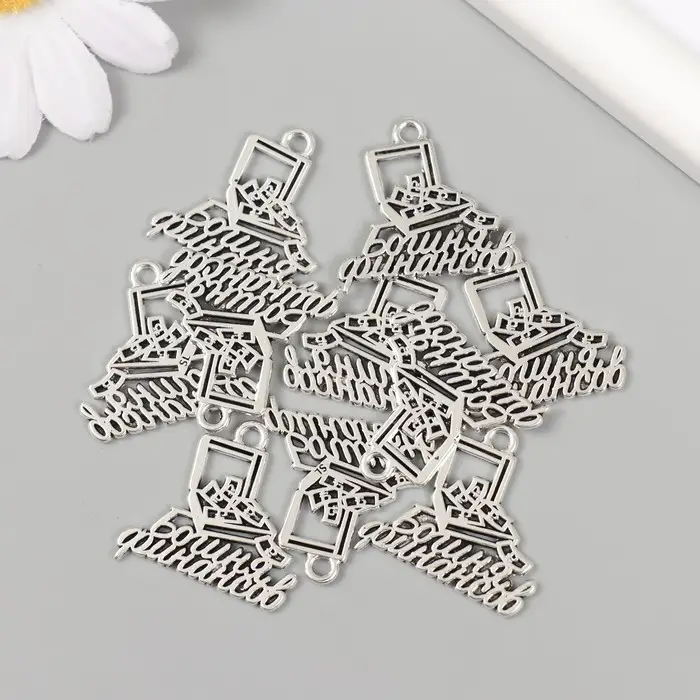 Металлический элемент, декоративная подвеска «Арт Узор. Богиня финансов: чемодан с деньгами», 2.4×2.5 см