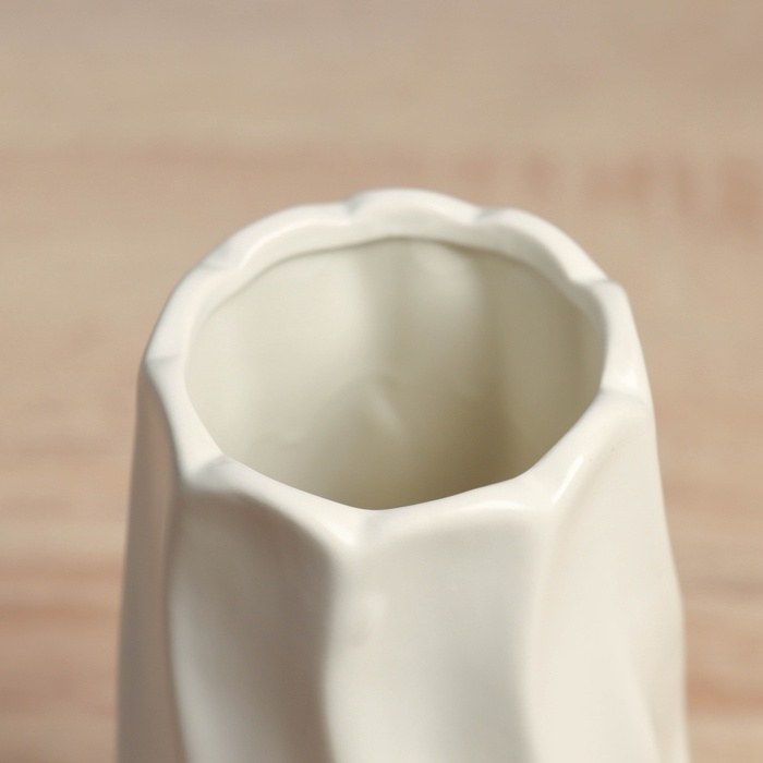 Керамическая ваза декоративная настольная «Грант», для цветов, сухоцветов, d-6 см, 18×8 см, белый Керамическая ваза декоративная настольная «Грант», для цветов, сухоцветов, d-6 см, 18×8 см, белый