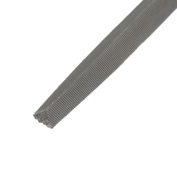 Напильник ТУНДРА, для заточки цепей пил, трехгранный, У10, 2К рукоятка, №3, 200 мм Напильник ТУНДРА, для заточки цепей пил, трехгранный, У10, 2К рукоятка, №3, 200 мм