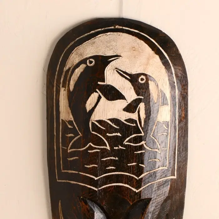 Маска дерево "Дельфины" 40х3х15 см