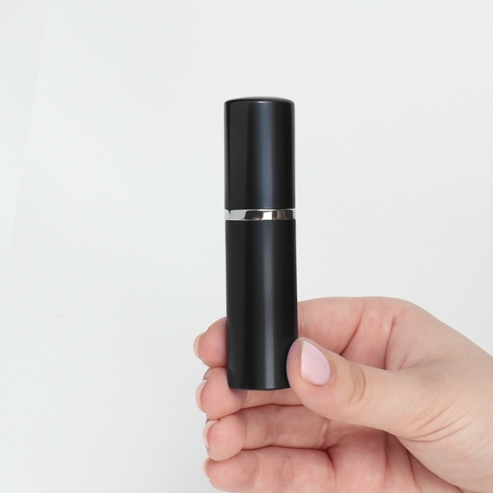 Флакон для парфюма, с распылителем, 10 мл, цвет чёрный Флакон для парфюма, с распылителем, 10 мл, цвет чёрный