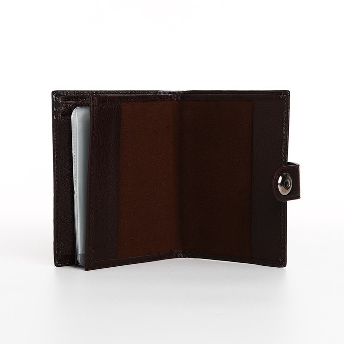 Портмоне мужское на магните, 3 в 1, для купюр, автодокументов и паспорта, цвет коричневый Портмоне мужское на магните, 3 в 1, для купюр, автодокументов и паспорта, цвет коричневый