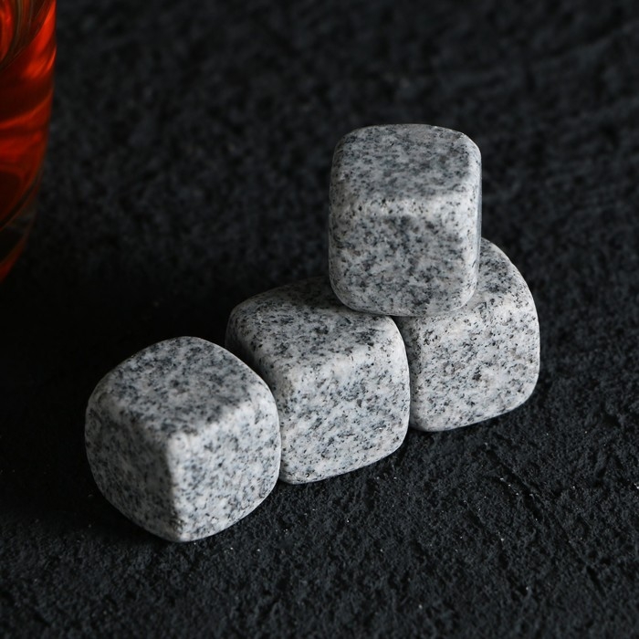 Камни для виски в деревянной шкатулке с крышкой Whiskey man, 4 шт Камни для виски в деревянной шкатулке с крышкой Whiskey man, 4 шт