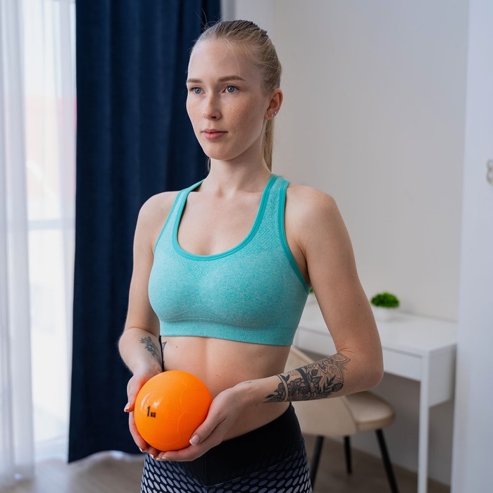 Медицинбол ONLYTOP, 1 кг Медицинбол ONLYTOP, 1 кг