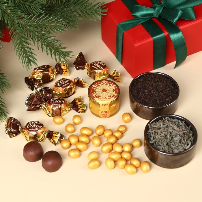 Подарочный набор «Время чудес»: чай чёрный со вкусом: ваниль и карамель 20 г., чай зелёный с жасмином 20 г., арахис в шоколаде 70 г., шоколадные конфеты 100 г., крем-мёд с апельсином 30 г. Подарочный набор «Время чудес»: чай чёрный со вкусом: ваниль и карамель 20 г., чай зелёный с жасмином 20 г., арахис в шоколаде 70 г., шоколадные конфеты 100 г., крем-мёд с апельсином 30 г.