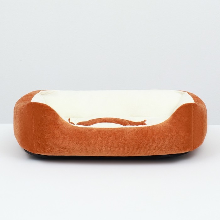 Лежанка-диван для животных  Лежанка-диван для животных "Косточка", 45 х 30 х 15, бело-коричневая