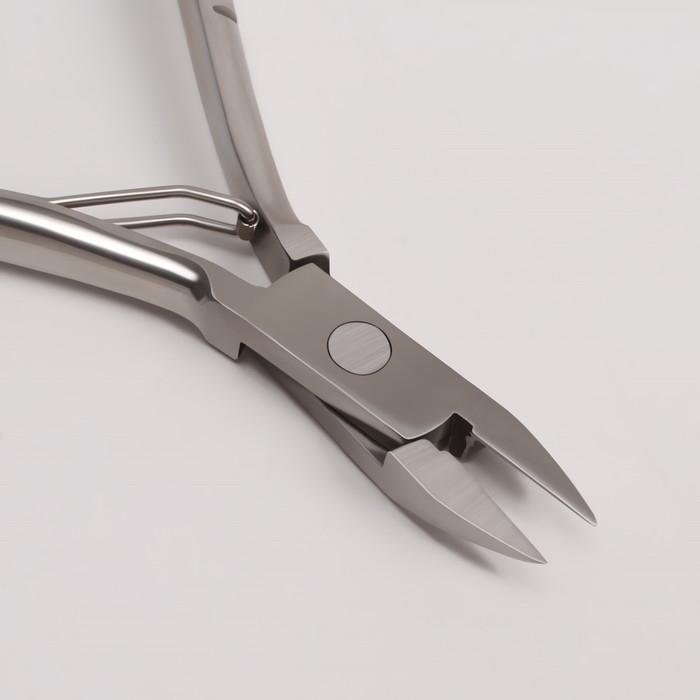 Кусачки педикюрные, прямое лезвие, 13,5 см, длина лезвия - 15 мм, цвет серебристый Кусачки педикюрные, прямое лезвие, 13,5 см, длина лезвия - 15 мм, цвет серебристый