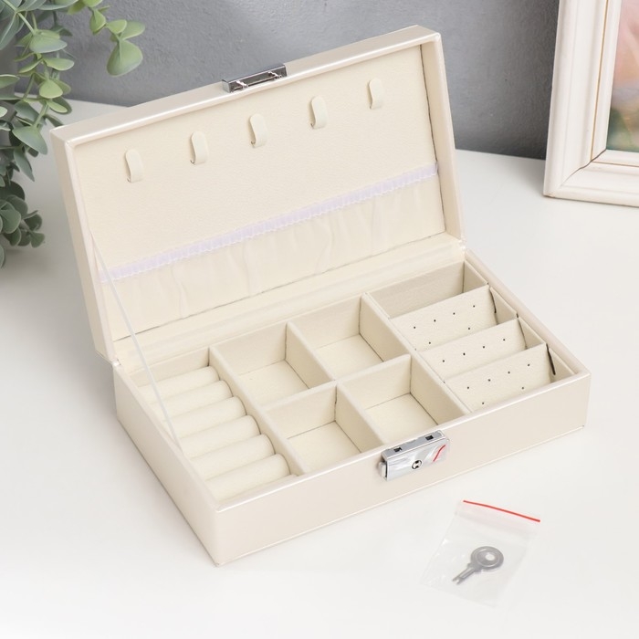 Шкатулка кожзам для украшений  Шкатулка кожзам для украшений "Белая матовая" 6,5х12,6х21 см