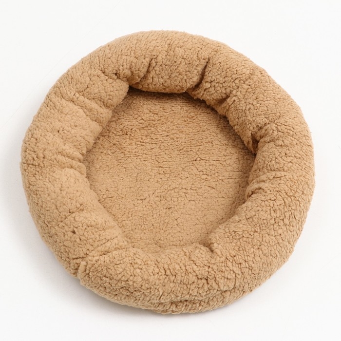 Лежанка для собак и кошек  Лежанка для собак и кошек "Уют", мягкий мех, 45 х 35 х 11 см, коричневая