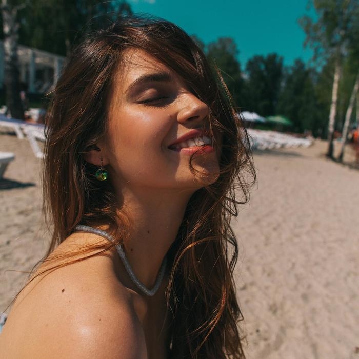 Серьги со стразами «Яркая классика», цвет бензиновый в серебре, d=1,4 см Серьги со стразами «Яркая классика», цвет бензиновый в серебре, d=1,4 см