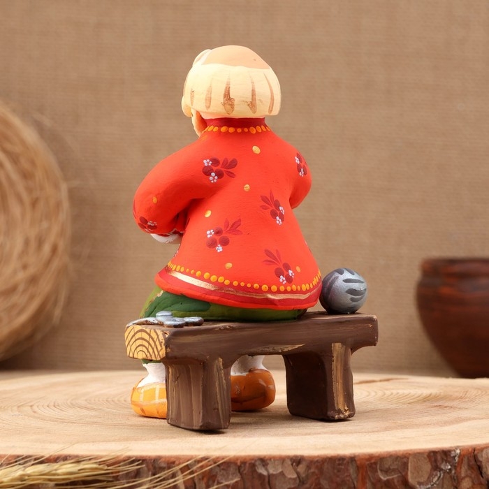 Ковровская игрушка  Ковровская игрушка "Скамейка Дед подшивает валенки", керамика