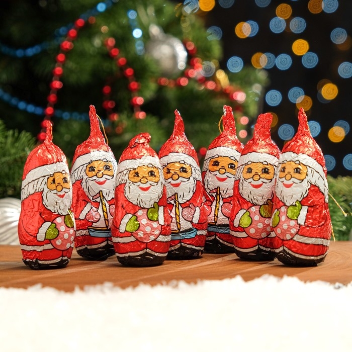 Шоколад молочный фигурный Шоколад молочный фигурный "Ёлочные украшения Санты", 100 г