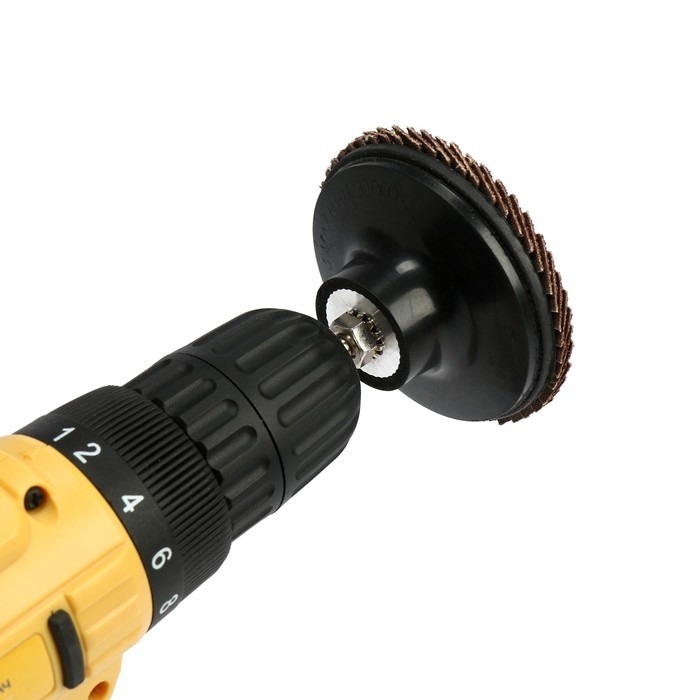 Круг лепестковый торцевой ТУНДРА, для дрели, М8, 75 мм, P60, 3 шт. Круг лепестковый торцевой ТУНДРА, для дрели, М8, 75 мм, P60, 3 шт.