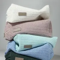 Косметичка женская на молнии TEXTURA, объёмная, большая, мягкая, белая