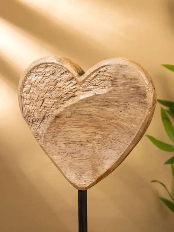 Сувенир &laquo;Сердце&raquo;, на подставке, 20&times;10&times;35 см, дерево джампинис