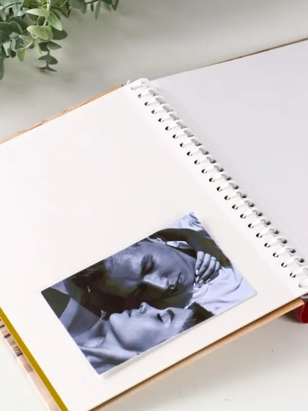 Фотоальбом 10 магнитных листов "Розы" 23X28см, пер-т внутр.спираль