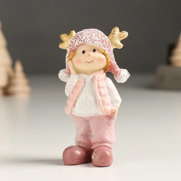 Фигурка полистоун &laquo;Малыш. Малышка в розовом, с рожками на шапке, стоит&raquo;, 3&times;4.5&times;9 см, МИКС