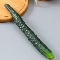 Муляж "Огурец длинный" 34х3,5 см, зелёный