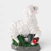 Фигурка декоративная &laquo;Барашка с ведром, лейкой&raquo;, полистоун, 8.7&times;5&times;11 см, МИКС