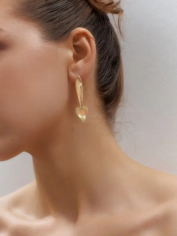 Серьги &laquo;Сердце&raquo; кристалл, радужные в золоте