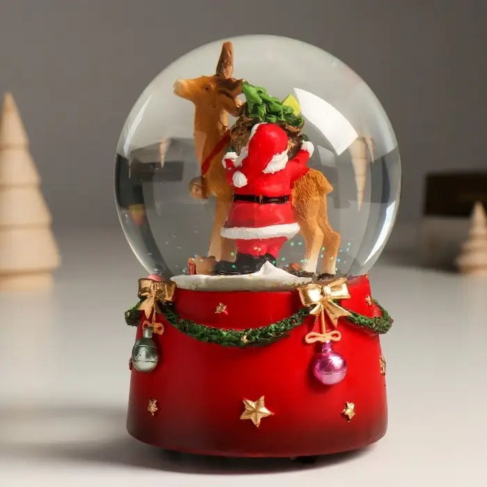 Сувенир полистоун водяной шар музыка механ. "Дед Мороз и северный олень" 11,5х11,5х14 см