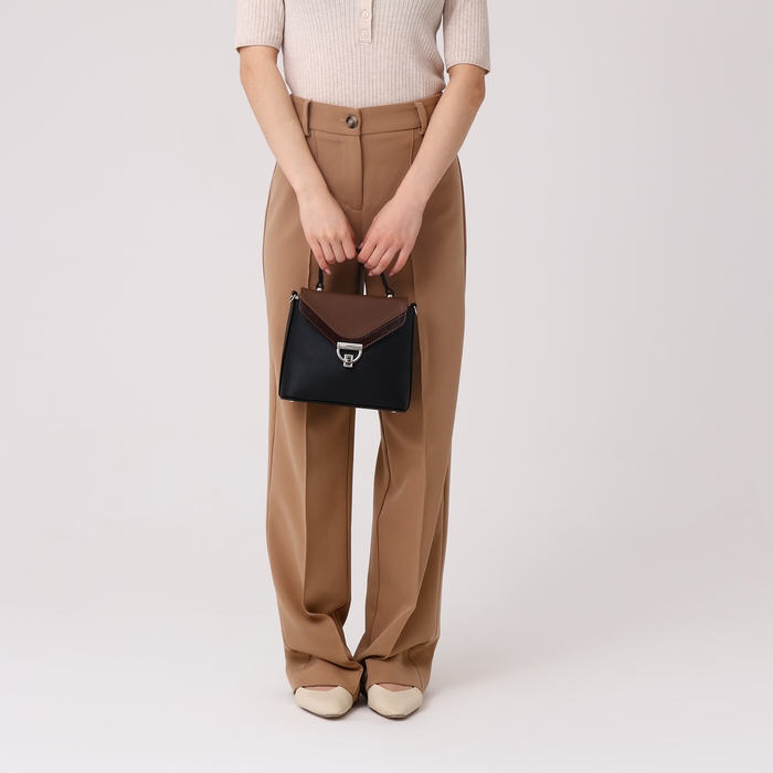 Сумка-мессенджер на клапане, цвет чёрный/коричневый Сумка-мессенджер на клапане, цвет чёрный/коричневый