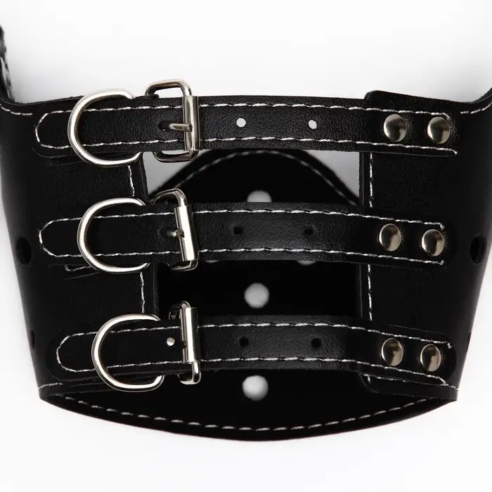 Намордник из прессованной кожи регулируемый, 4 (длина по носу 8.8 см, обхват морды 29-35 см), чёрный