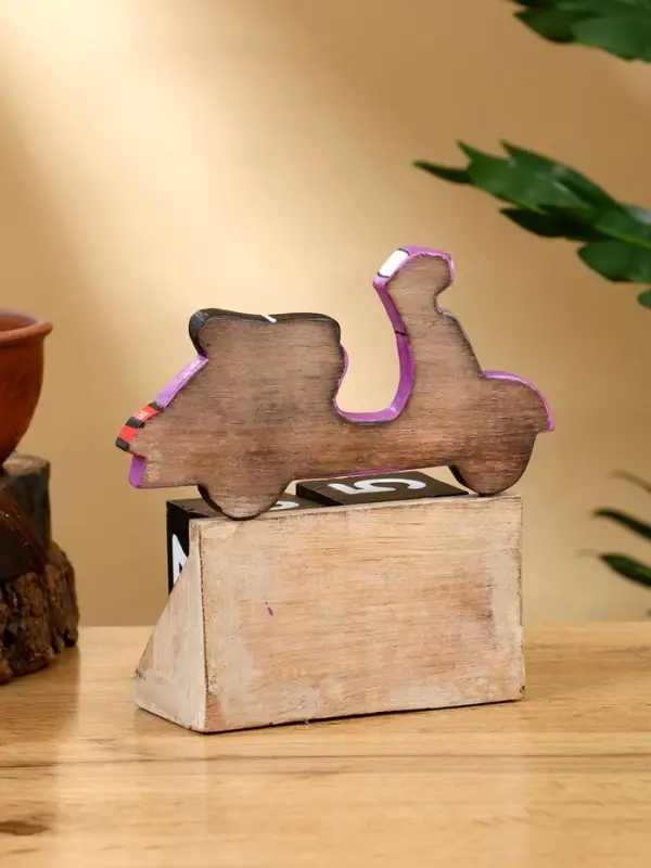 Календарь настольный «Мопед», 14×5.5×14.5 см, дерево, фиолетовый