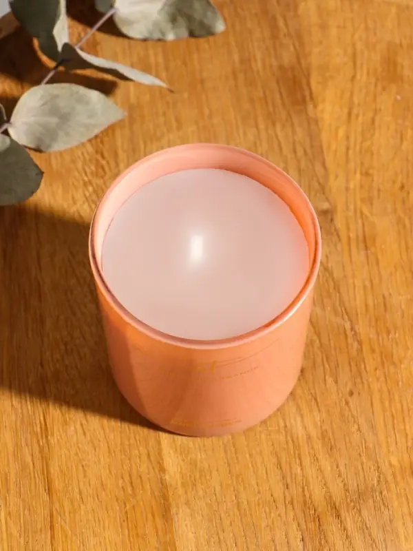 Свеча ароматическая Stella Fragrance 160 гр, Dark Amber Свеча ароматическая Stella Fragrance 160 гр, Dark Amber