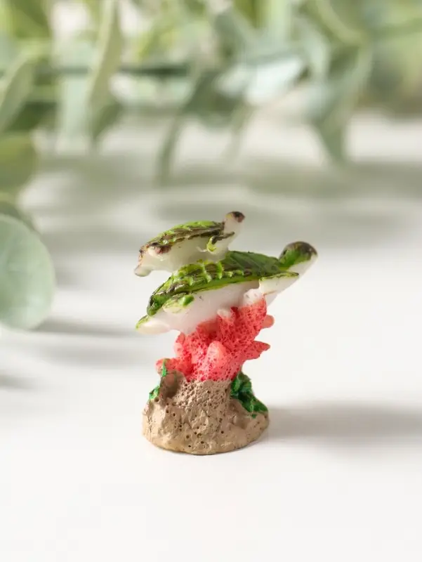 Сувенир полистоун "Черепашки в кораллах" 3х3,4х3 см