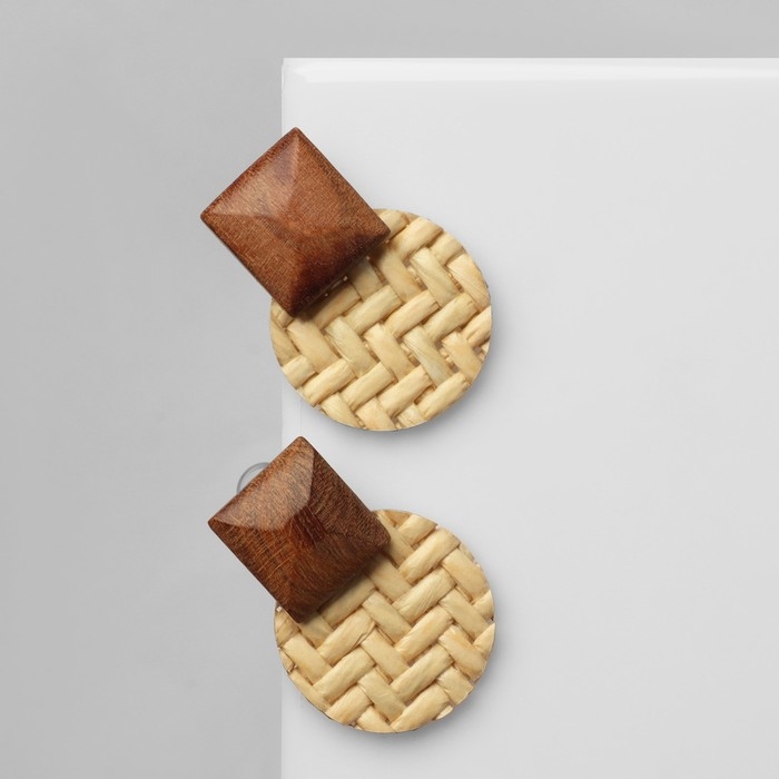 Серьги из дерева «Ваканда» стиль, плетёнка, цвет бело-коричневый Серьги из дерева «Ваканда» стиль, плетёнка, цвет бело-коричневый