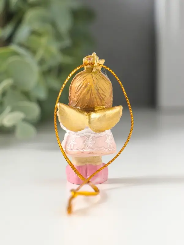 Сувенир полистоун "Малышка-ангел в розовом платье, с сердцем в руках" 3х2,5х5,5 см