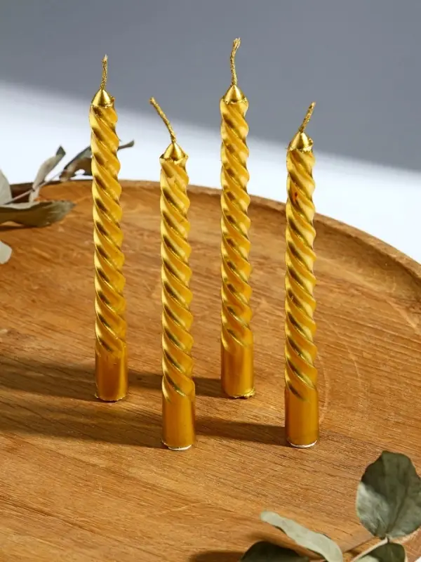 Свечи витые «Счастья в новом году. Золотой конь», 4 шт, 6,8 х 16 х 2 см Свечи витые «Счастья в новом году. Золотой конь», 4 шт, 6,8 х 16 х 2 см