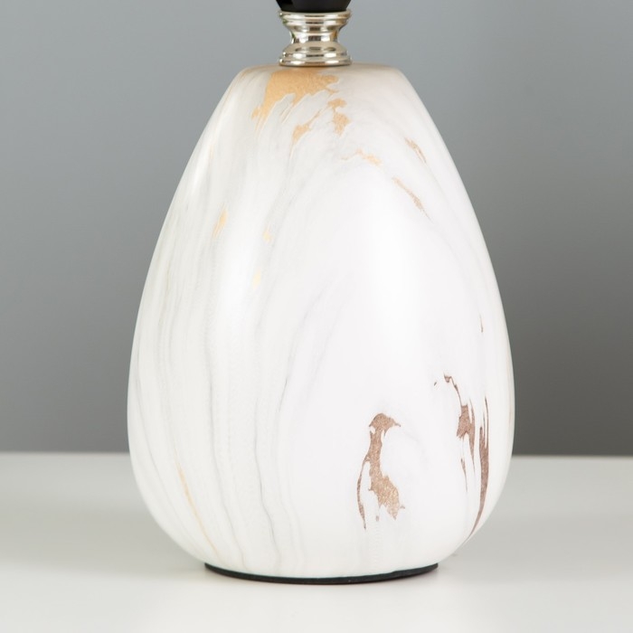 Настольная лампа Настольная лампа "Хунерей" E14 40Вт белый 20х20х32 см RISALUX