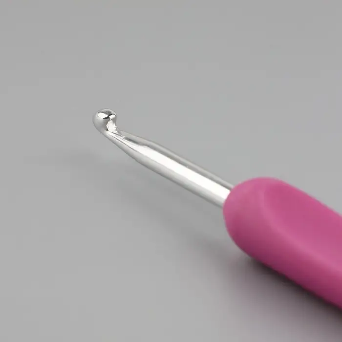 Крючок для вязания, с пластиковой ручкой, d=4 мм, 14 см, фиолетовый