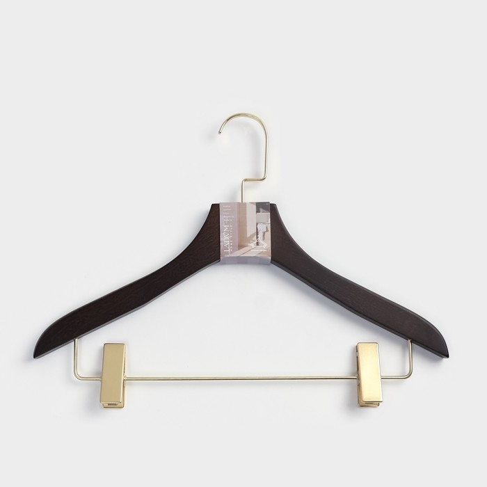 Плечики - вешалка для костюмов LaDо́m Brown Gold, 40,5×2,7×29 см, с зажимами, широкие плечики, дерево бук Плечики - вешалка для костюмов LaDо́m Brown Gold, 40,5×2,7×29 см, с зажимами, широкие плечики, дерево бук