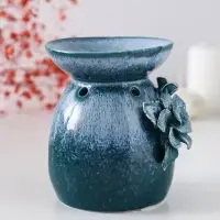 Аромалампа для эфирных масел &laquo;Полевой цветок&raquo;, керамика, бело-синяя, 7.5&times;7.5&times;9.3 см