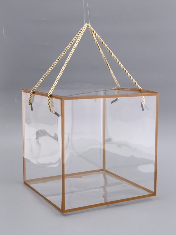 Коробка из PET с ручками, золотая, 21 х 21 х 21 см Коробка из PET с ручками, золотая, 21 х 21 х 21 см