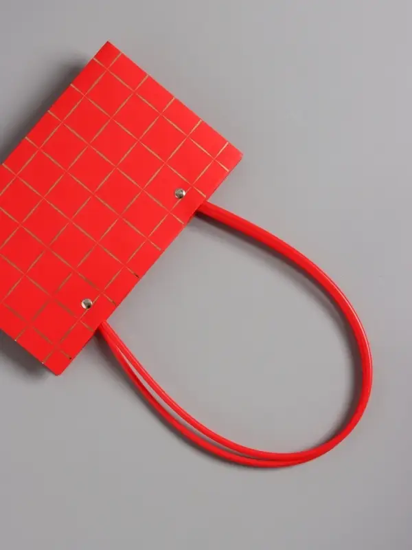 Сумка для цветов влагостойкая, красная 22x10.5x13.5±5% см Сумка для цветов влагостойкая, красная 22x10.5x13.5±5% см